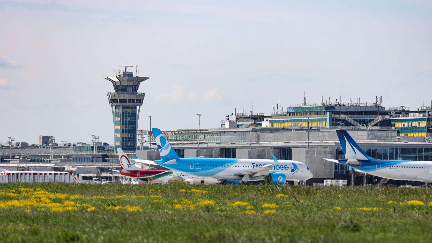 Trafic aérien : Orly s’envole, Charles-de-Gaulle marque une pause en mars  1 Air Journal