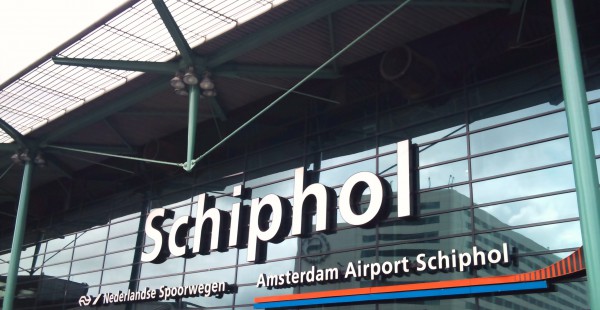 
L aéroport néerlandais Schiphol-Amsterdam a proposé d accepter environ 460 000 vols en 2024, soit moins que ce que demande des