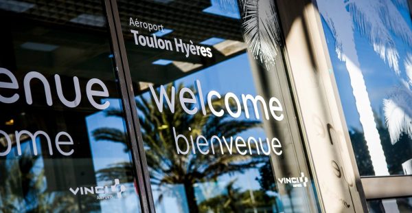 L’aéroport de Toulon-Hyères a lancé hier les plus grands travaux de son histoire, la piste, les taxiways et le balisage devan