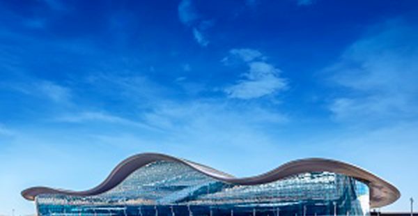 
L aéroport international d Abou Dhabi a officiellement changé son nom pour devenir l aéroport international de Zayed.
Le chang