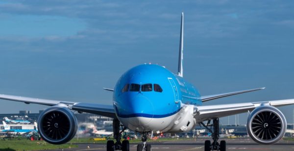 
La compagnie néerlandaise KLM a annoncé des résultats financiers en demi-teinte pour le troisième trimestre 2025, avec un bé