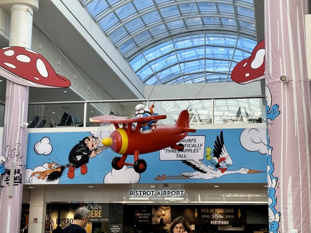 Brussels Airport : les Schtroumpfs pour accueillir les enfants pendant les vacances de la Toussaint 78 Air Journal