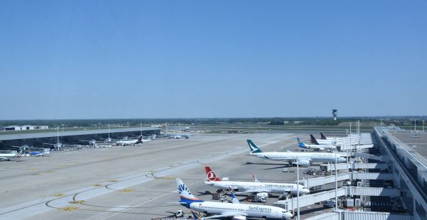 Après la rénovation complète des pistes 25L/07R en 2015 et 01/19 en 2016, Brussels Airport Company, le gestionnaire de la plate