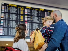 
Brussels Airport (Bruxelles-Zaventem) vit un nouveau dimanche de fortes perturbations. Après la cyberattaque massive survenue hi