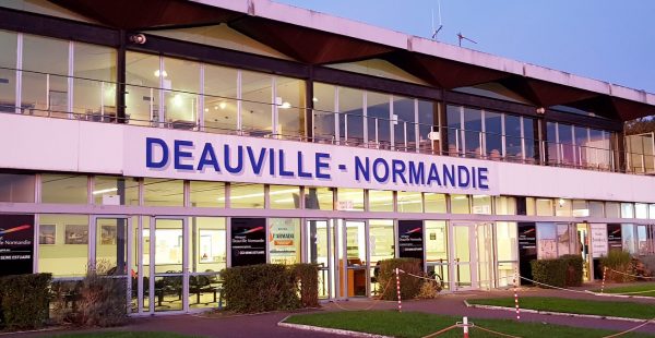 Certains aéroports régionaux ferment complètement leurs portes, d autres sont quasiment à l arrêt comme Nantes-Atlantique qui