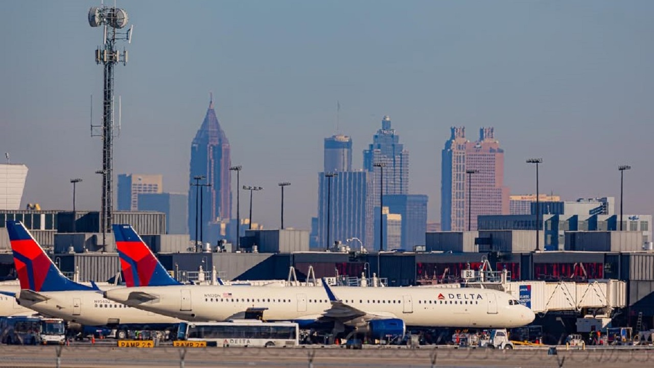 Hausse du kérosène : Delta Air Lines affiche une perte, réduit ses capacités et relève les tarifs 1 Air Journal Hausse du kérosène : Delta Air Lines affiche une perte, réduit ses capacités et relève les tarifs 1 Air Journal