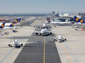 La gestion des quatre hubs internationaux, Francfort, Munich, Vienne et Zurich, des compagnies aériennes du groupe Lufthansa va b