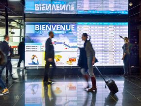
L’aéroport international Montréal-Trudeau (YUL) a vu passer 5,3 millions de voyageurs au deuxième trimestre 2023, soit une h