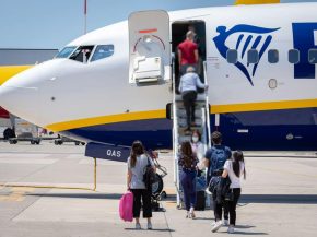 
Déplorant les annulations de vols causées par les grèves des contrôleurs aériens français, Ryanair demande à la Commission