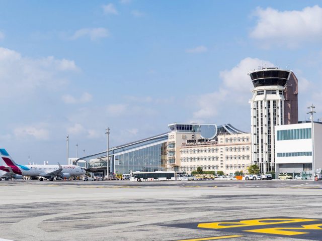 Nice-Côte d’Azur s'équipe de mires de guidage pour le stationnement des avions 2 Air Journal