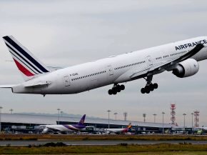 
Un&nbsp;Boeing 777-300ER d’Air France&nbsp;assurant le vol&nbsp;AF25 Los Angeles–Paris-Charles-de-Gaulle&nbsp;a dû&nbsp;inte