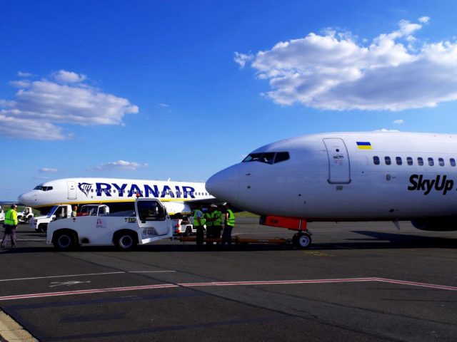 Ryanair supprime 250 postes administratifs, prévoit le licenciement de 3.000 navigants 1 Air Journal