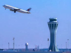 
Les principales compagnies chinoises, dont Air China, ont annoncé une réduction des surcharges carburant sur les vols intérieu