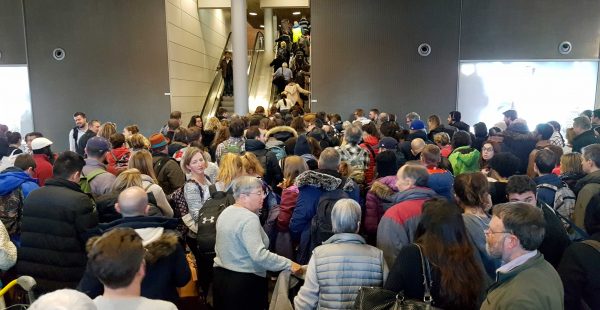 
Plus de 150 vols ont encore été annulés par les compagnies aériennes British Airways et easyJet hier au départ des aéroport