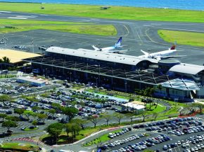 
L’aéroport La Réunion Roland Garros a enregistré un trafic exceptionnel durant les mois de juillet et août 2025, avec 586 0