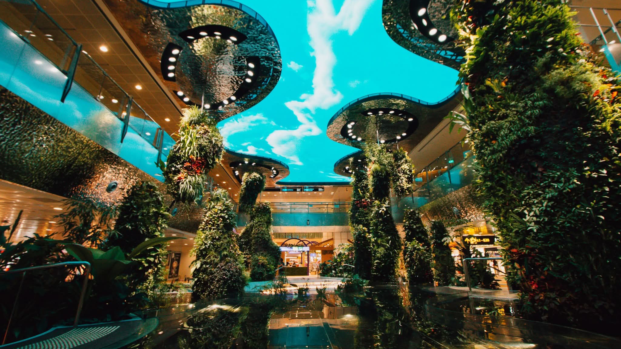 Meilleurs aéroports : Singapour-Changi en tête, Roissy-CDG confirme sa première place européenne, selon Skytrax 1 Air Journal Meilleurs aéroports : Singapour-Changi en tête, Roissy-CDG confirme sa première place européenne, selon Skytrax 1 Air Journal