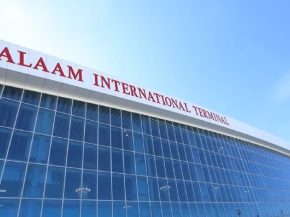 
Pour la première fois depuis les frappes américaines et israéliennes du 28 février, des vols comerciaux ont de nouveau décol