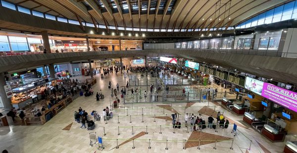 
Toutes les activités aéroportuaires et portuaires se poursuivent sans problème et aucune annulation n a été enregistrée mal