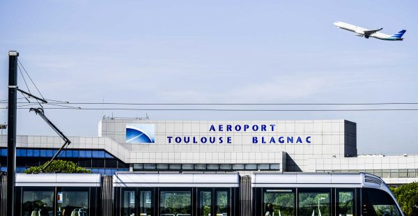 La Cour des comptes a rendu public un rapport sur le processus de privatisation des aéroports de Toulouse, Lyon et Nice, le premi