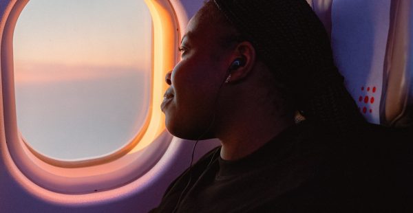 
Les voyages en avion pendant la grossesse nécessitent une attention particulière pour assurer le bien-être de la future maman 