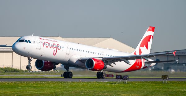 
Air Canada célèbre aujourd’hui un anniversaire symbolique : cinquante ans de liaisons ininterrompues avec la Guadeloupe et la