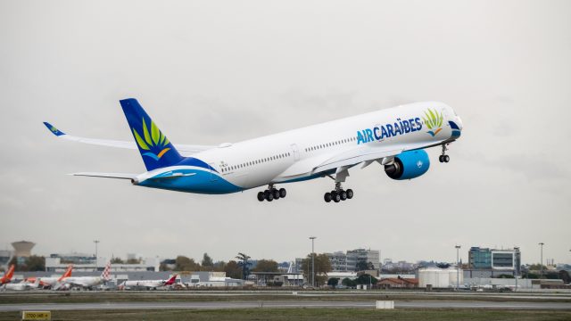 Air Caraïbes annonce deux nouvelles destinations dans les Caraïbes : Samaná et et Saint-Martin Juliana 1 Air Journal