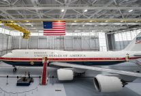 
Les États-Unis s’apprêtent à tourner la page de l’emblématique Boeing 747 VC‑25A, incarnation d’Air Force One depuis 