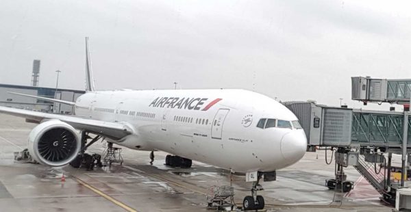 Un Boeing 777 d Air France en provenance de Paris-CDG s est posé hier à Shanghai-Pudong, marquant la timide reprise des vols de 