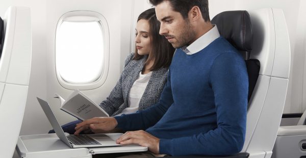 Air France lance une promotion sur ses vols long-courriers en classe Premium Economy à partager à deux.

Les clients de toute 