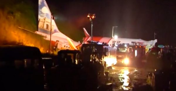 Au lendemain de l accident du Boeing 737-800 d Air India Express lors d un atterrissage à Calicut (ou Kozhikode), le bilan offici