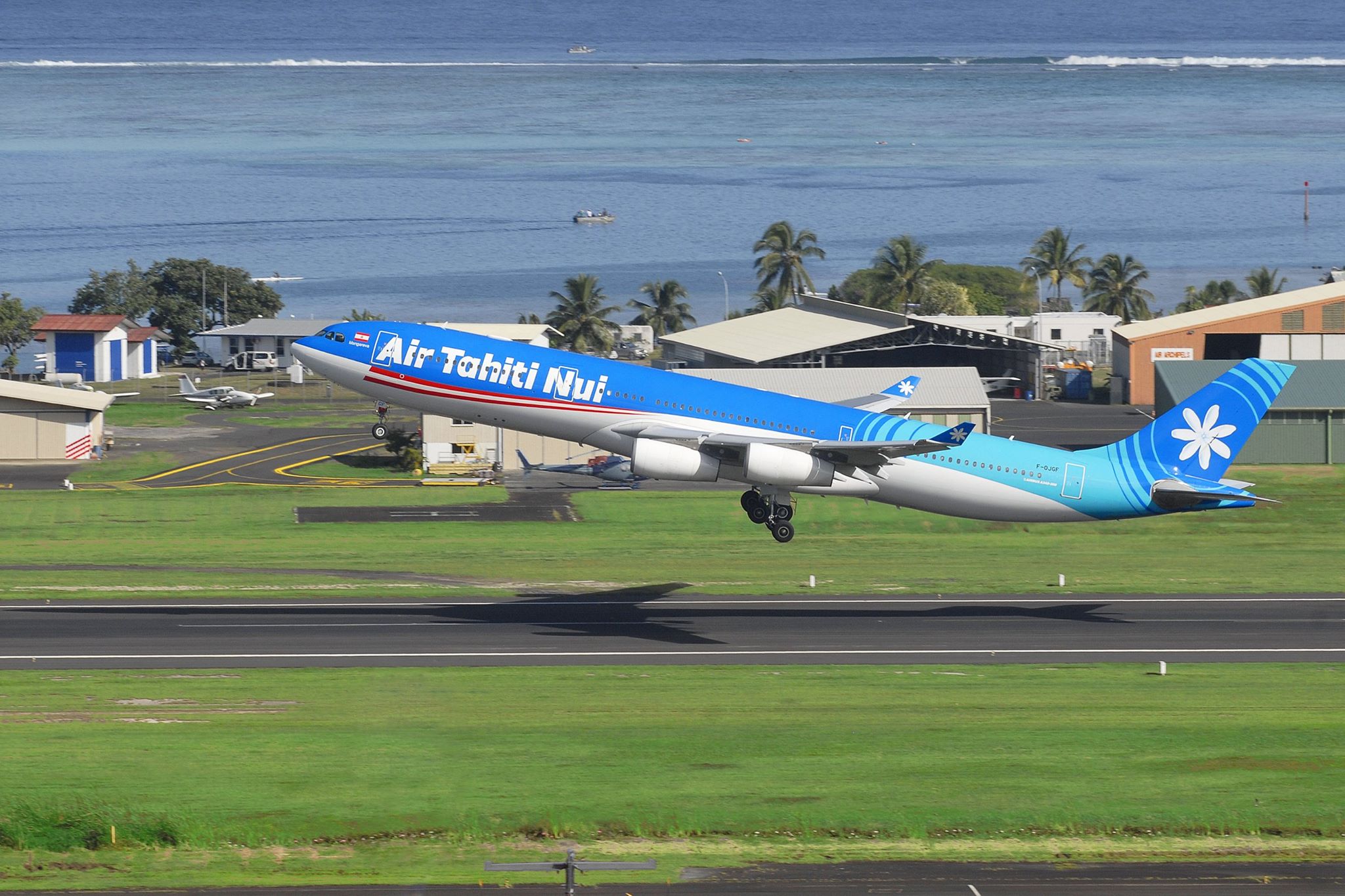 Aviationtag : et maintenant, un A340 d’Air Tahiti Nui (vidéo) 3 Air Journal