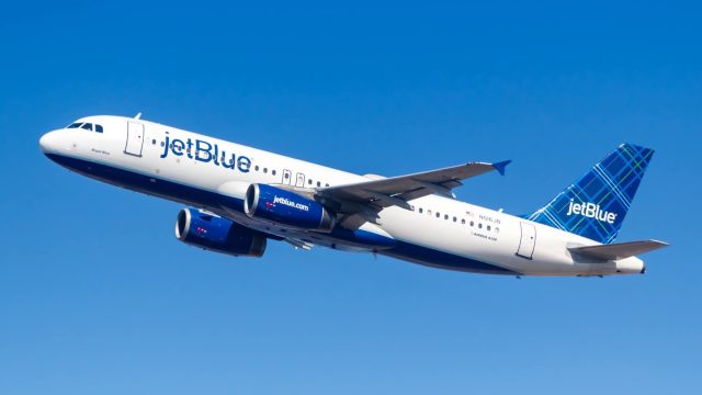 Panne informatique : JetBlue cloue brièvement au sol tous ses vols aux États-Unis