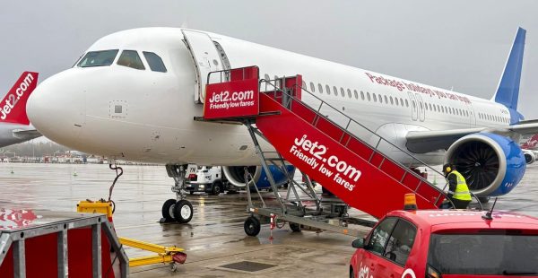 
Plus de trente passagers à destination d’Alicante ont été laissés en plan dans un escalier de l’aéroport de Manchester, 