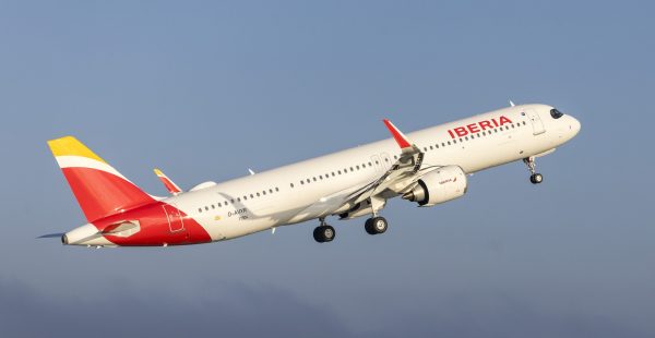 
La compagnie espagnole renforce son maillage européen pour l’été 2026 avec deux nouvelles destinations : la capitale roumain