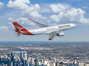 
Confrontée à la fermeture d’une large partie de l’espace aérien au Moyen‑Orient, Qantas rebat les cartes de son réseau 