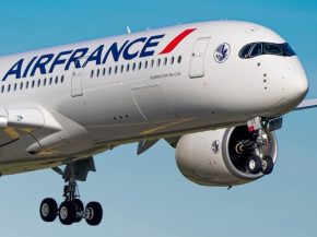 
Entre Elon Musk et Air France, la relation ressemble à un   je t’aime moi non plus » : le patron de Starlink égratigne la c