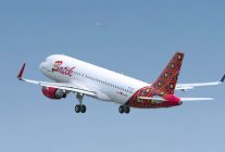 
Le 6 janvier, Khairun Nisya embarque sur le vol Batik Air ID7058 entre Palembang et Jakarta, vêtue d’une tenue complète de pe