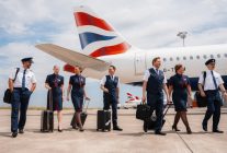 
Face à une levée de boucliers de ses personnels navigants, British Airways a annulé en urgence une mesure interdisant les boui