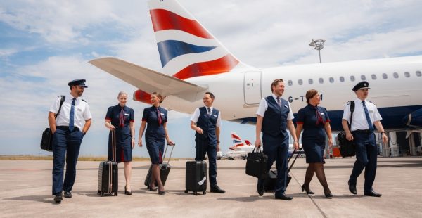 
Face à une levée de boucliers de ses personnels navigants, British Airways a annulé en urgence une mesure interdisant les boui