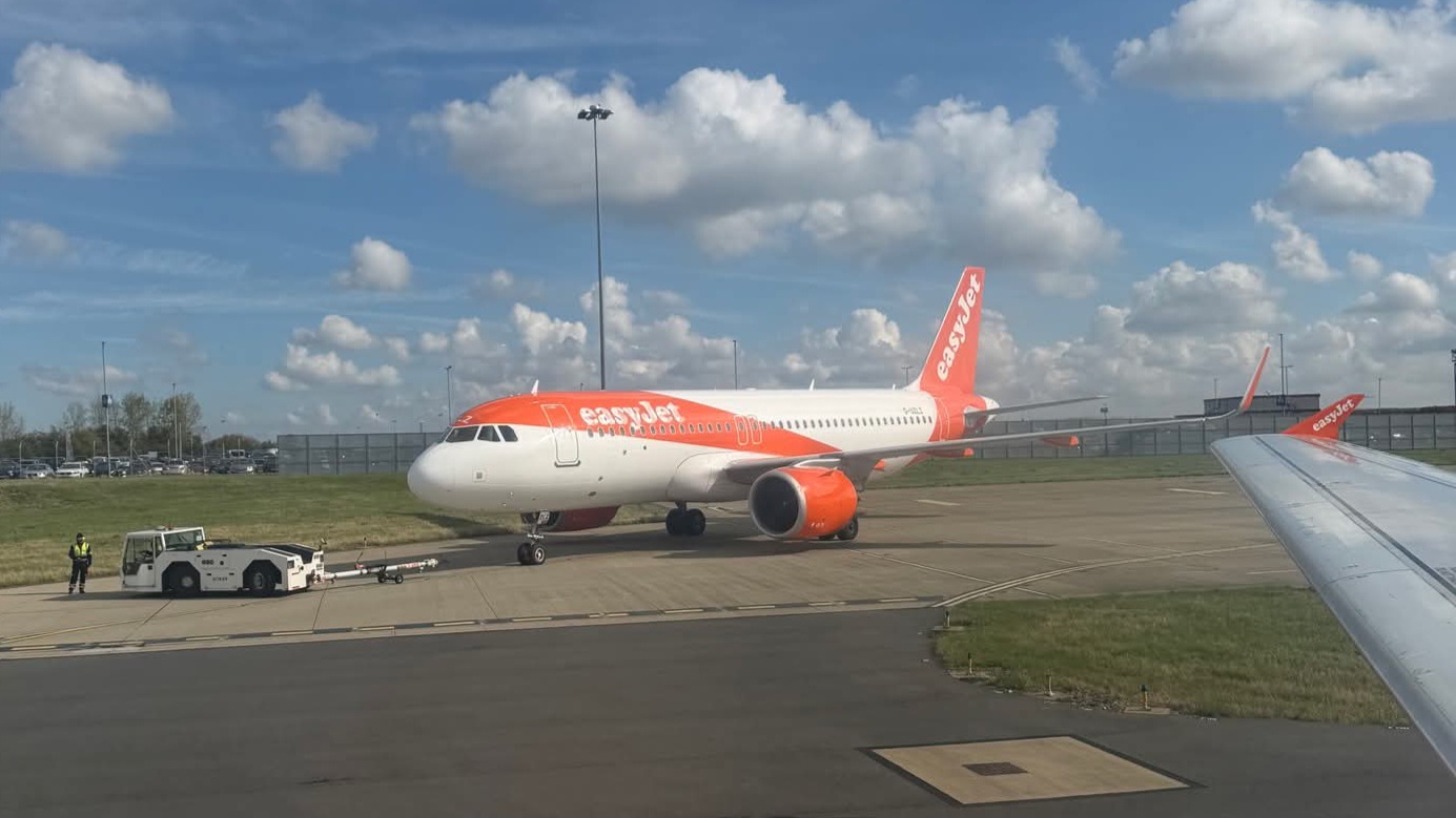 Orly : des tirs de mortier d’artifice perturbent l’atterrissage d’un vol easyJet, la piste fermée près d’une heure 1 Air Journal Orly : des tirs de mortier d’artifice perturbent l’atterrissage d’un vol easyJet, la piste fermée près d’une heure 1 Air Journal