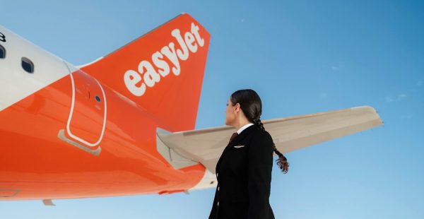 
La low cost easyJet s engage à maintenir la majorité de ses vols entre la France et l Europe le 6 avril 2026, bien que le syndi