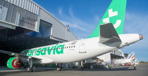 
La hausse du kérosène menace les marges des compagnies aériennes à l’approche de la saison hivernale. Chez Transavia France
