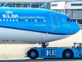 
La compagnie néerlandaise KLM Royal Dutch Airlines a scellé un nouvel accord collectif de travail valable jusqu’en 2027 avec 