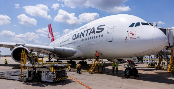 
Qantas vient de réintégrer en ligne son dernier Airbus A380 , qui resté stocké   au garage », bouclant un vaste c