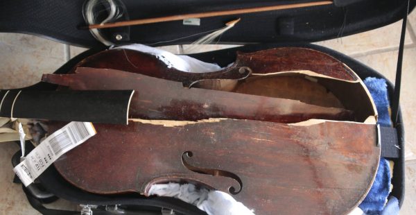 Une viole de gambe du XVIIe siècle appartenant à la musicienne israélienne Myrna Herzog a été gravement endommagée après av