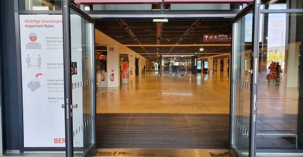 
L’aéroport international Willy-Brandt de Berlin-Brandebourg (BER) n’accueillera aucun vol commercial ce lundi 13 mars, en ra