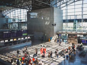 
En août 2023, quelque 5,9 millions de passagers ont transité par l aéroport de Francfort (FRA), la première plateforme allema