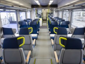 
Le CDG Express est un projet de liaison ferroviaire rapide qui reliera l aéroport de Roissy-Charles-de-Gaulle à la gare de l Es