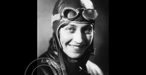 Histoire de l’aviation – 4 août 1930. C’est sous escorte que l’aviatrice de nationalité britannique Amy Johnson, épouse