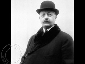
Histoire de l’aviation – 5 août 1913. Le célèbre constructeur aéronautique Armand Deperdussin est au cœur de l’actual